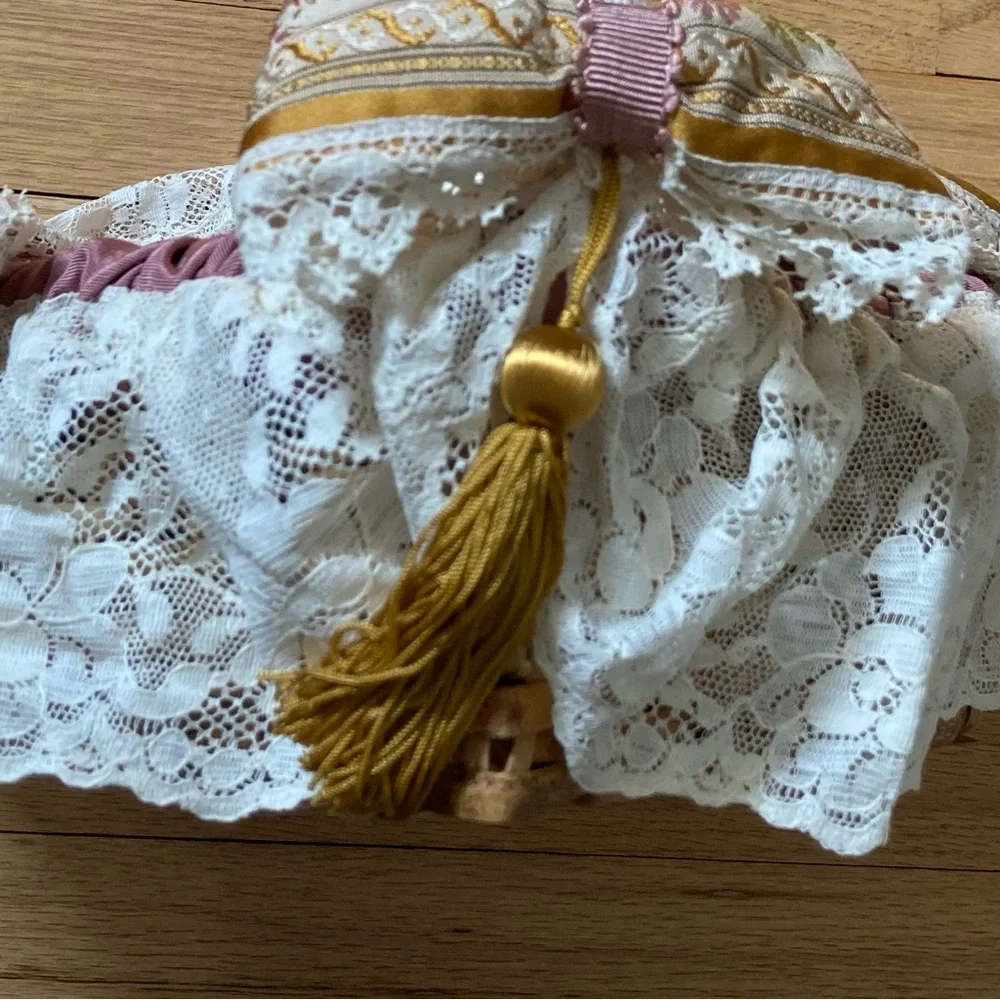 NWT Saks Fifth Avenue; Made in England. Heart shaped vintage lined wicker basket